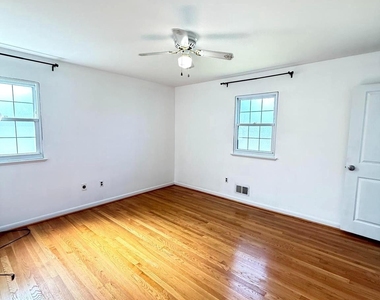 1234 Pleasant Valley Drive - Photo Thumbnail 12