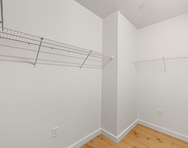 610 Davis St - Photo Thumbnail 11
