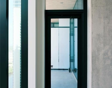 610 Davis St - Photo Thumbnail 3
