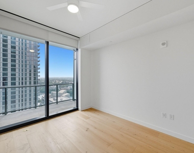 610 Davis St - Photo Thumbnail 12