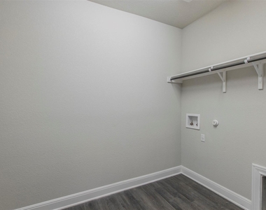 1204 Siena Sunset Rd - Photo Thumbnail 17