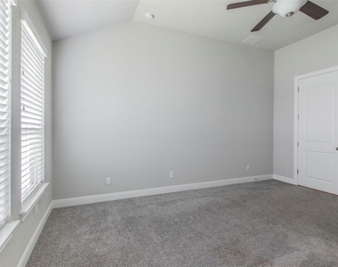 1204 Siena Sunset Rd - Photo Thumbnail 10