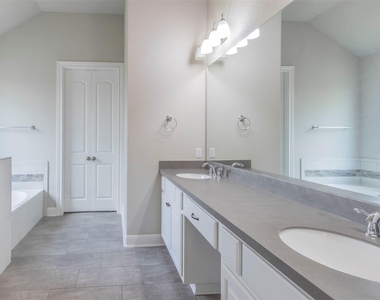 1204 Siena Sunset Rd - Photo Thumbnail 11