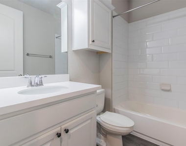 1204 Siena Sunset Rd - Photo Thumbnail 14