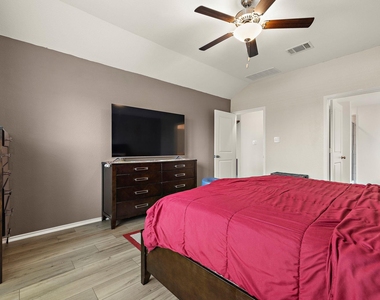424 Sebring Cir - Photo Thumbnail 14