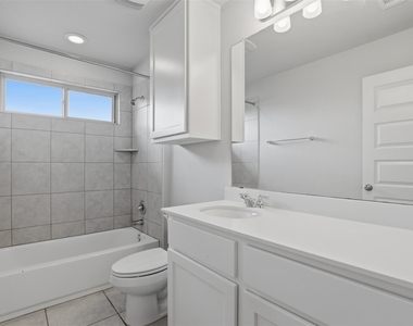 2129 Pecan Island Dr - Photo Thumbnail 9