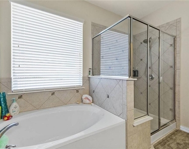 120 Seminole Canyon Dr - Photo Thumbnail 14