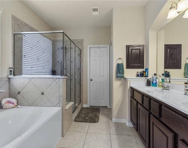 120 Seminole Canyon Dr - Photo Thumbnail 13