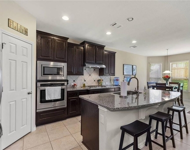 120 Seminole Canyon Dr - Photo Thumbnail 6