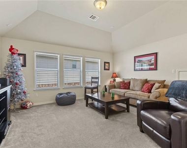 120 Seminole Canyon Dr - Photo Thumbnail 18