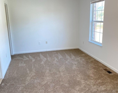 517 Kingdom Court - Photo Thumbnail 10