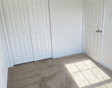 517 Kingdom Court - Photo Thumbnail 13