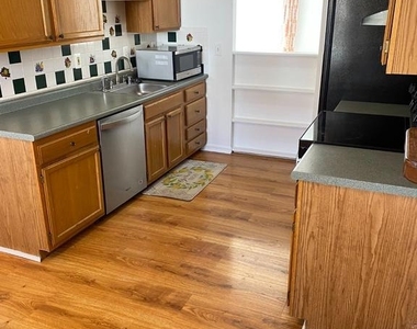 517 Kingdom Court - Photo Thumbnail 4
