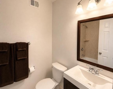 1240 Gemini Drive - Photo Thumbnail 7