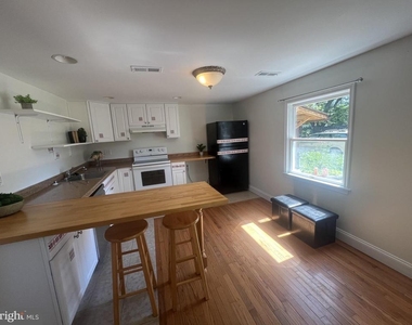 626 Clark Ave - Photo Thumbnail 3