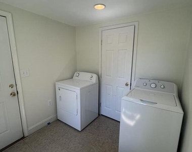 626 Clark Ave - Photo Thumbnail 13