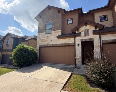 1001 Zodiac Ln - Photo Thumbnail 31