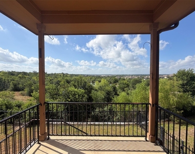 1001 Zodiac Ln - Photo Thumbnail 18