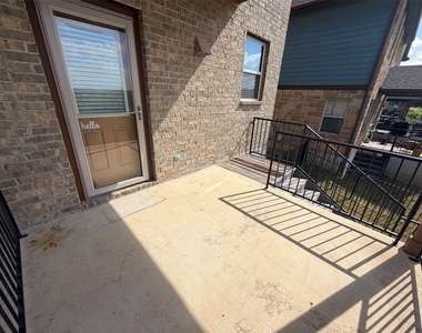 1001 Zodiac Ln - Photo Thumbnail 20