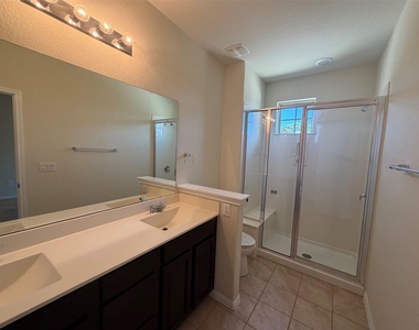 1001 Zodiac Ln - Photo Thumbnail 12