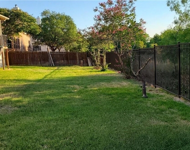 9421 Lisi Anne Dr - Photo Thumbnail 32