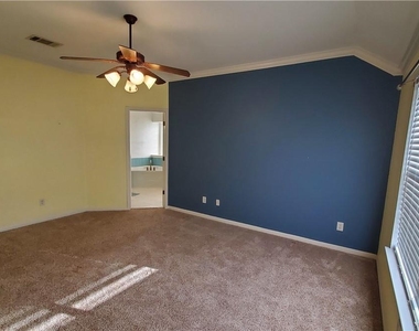9421 Lisi Anne Dr - Photo Thumbnail 12