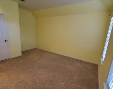 9421 Lisi Anne Dr - Photo Thumbnail 19