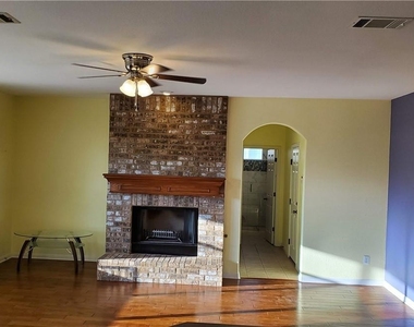 9421 Lisi Anne Dr - Photo Thumbnail 3