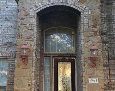 9421 Lisi Anne Dr - Photo Thumbnail 1