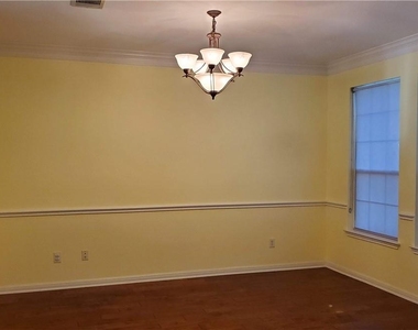 9421 Lisi Anne Dr - Photo Thumbnail 5