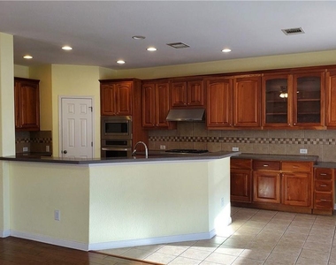 9421 Lisi Anne Dr - Photo Thumbnail 6