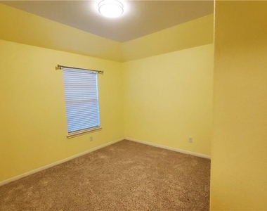 9421 Lisi Anne Dr - Photo Thumbnail 20