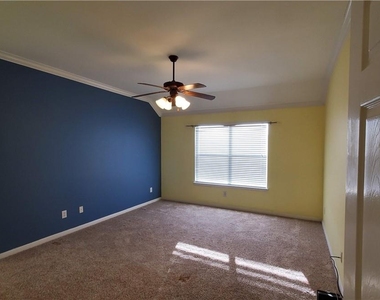 9421 Lisi Anne Dr - Photo Thumbnail 11
