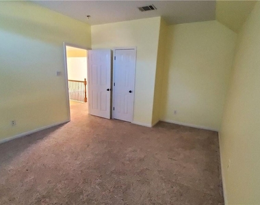 9421 Lisi Anne Dr - Photo Thumbnail 21