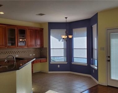 9421 Lisi Anne Dr - Photo Thumbnail 9