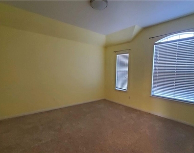 9421 Lisi Anne Dr - Photo Thumbnail 18