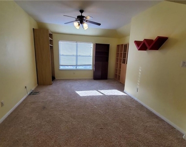9421 Lisi Anne Dr - Photo Thumbnail 17
