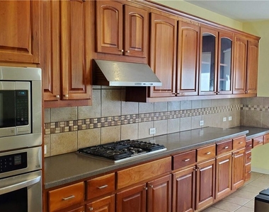 9421 Lisi Anne Dr - Photo Thumbnail 8