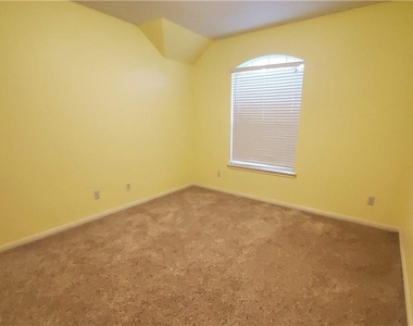 9421 Lisi Anne Dr - Photo Thumbnail 23