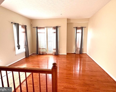2429 Knapps Way - Photo Thumbnail 3