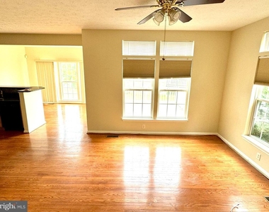 2429 Knapps Way - Photo Thumbnail 5