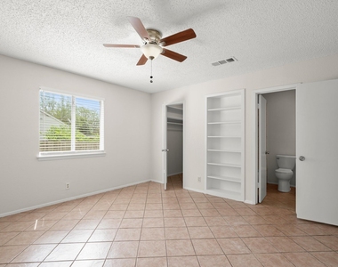 1404 Valleyridge Cir - Photo Thumbnail 2