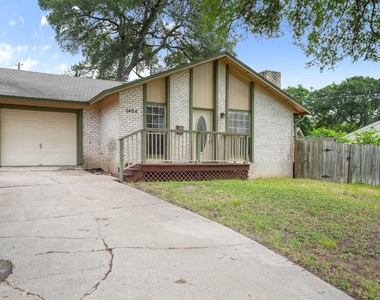 1404 Valleyridge Cir - Photo Thumbnail 4