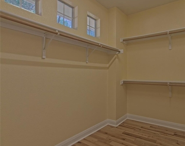 610 Palo Alto Ln - Photo Thumbnail 24