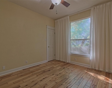 610 Palo Alto Ln - Photo Thumbnail 26