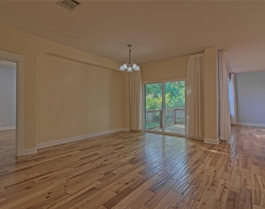 610 Palo Alto Ln - Photo Thumbnail 5