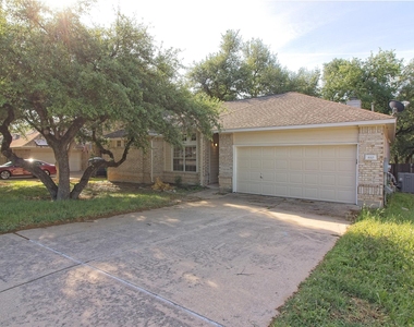 610 Palo Alto Ln - Photo Thumbnail 1