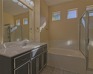 610 Palo Alto Ln - Photo Thumbnail 22