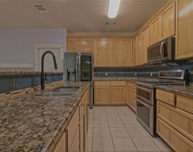 610 Palo Alto Ln - Photo Thumbnail 11