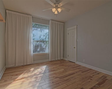 610 Palo Alto Ln - Photo Thumbnail 25